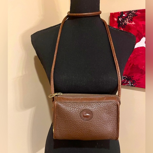Vintage Dooney & Bourke Olive Brown Zipper Top AWL Shoulder/Crossbody Bag - Picture 1 of 13
